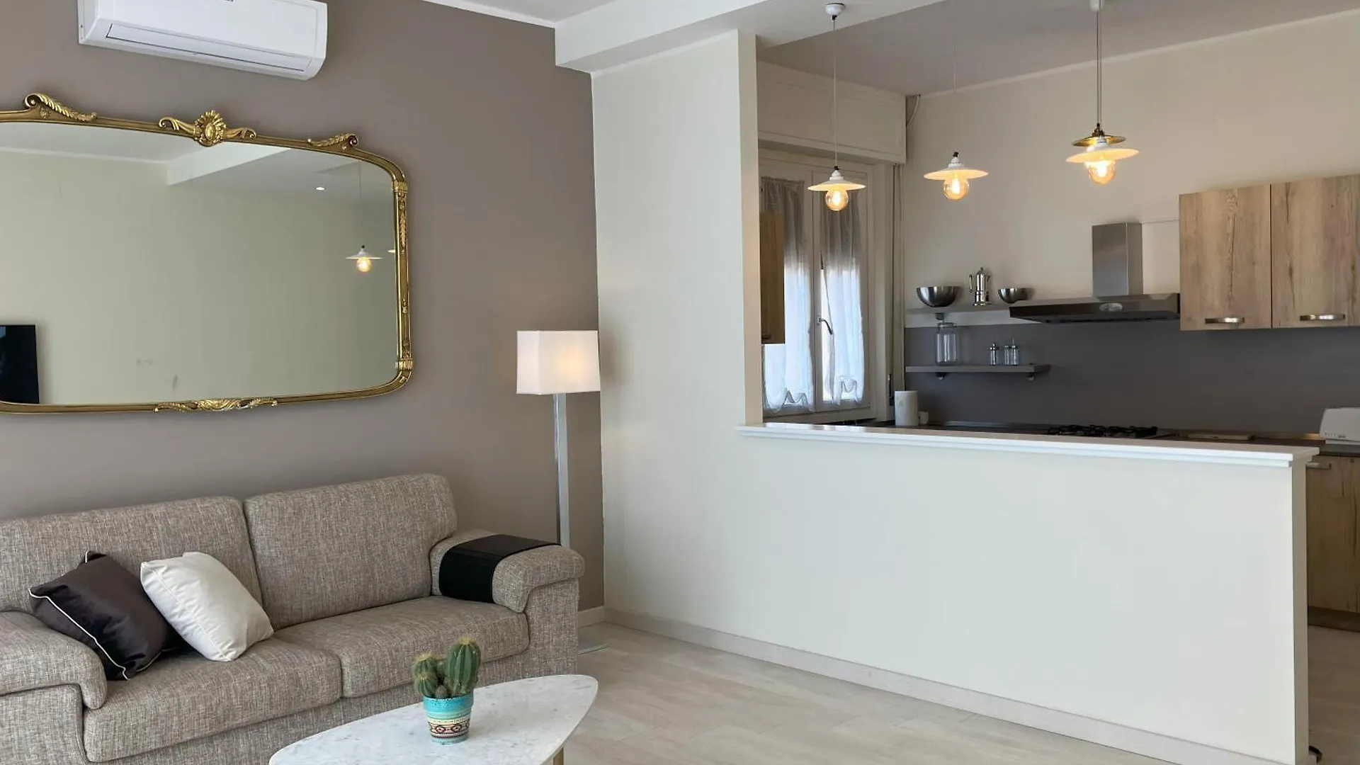 Top Stay - Lakes, Mountains, Valley & More Costa Volpino Appartement